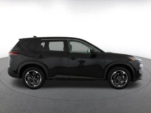 Used 2025 Nissan Rogue SV FWD image 20