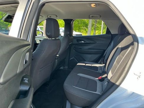 Used 2024 Chevrolet TrailBlazer LT w/ Driver Confidence Package FWD image 17