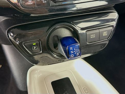 Used 2017 Toyota Prius Three FWD image 25