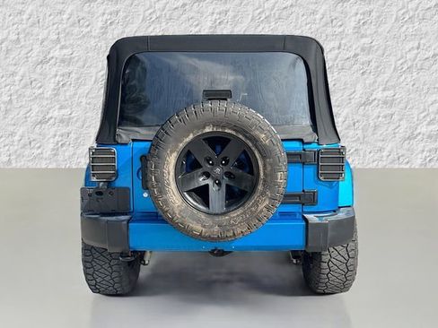 Used 2016 Jeep Wrangler Unlimited Sahara w/ Connectivity Group image 4