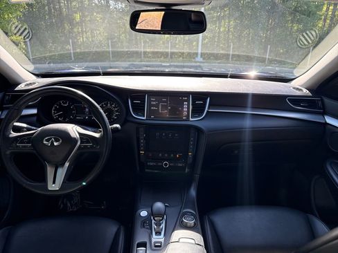 Used 2019 INFINITI QX50 Luxe w/ Navigation Package AWD/4WD image 16