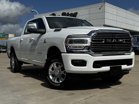 Used 2024 RAM 2500 Laramie AWD/4WD image 2