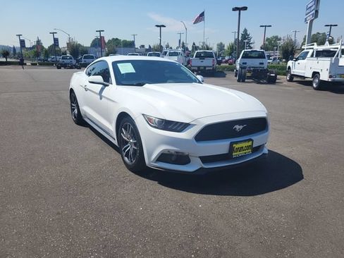 Used 2017 Ford Mustang Premium RWD image 7