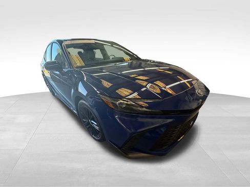 Used 2026 Toyota Camry SE FWD image 9