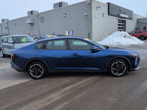 Used 2025 Kia K4 EX image 2