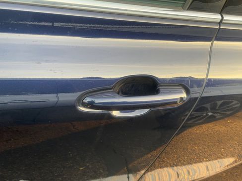 Used 2020 Toyota Highlander LE image 9