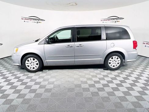 Used 2016 Dodge Grand Caravan SE w/ Quick Order Package 29E SE FWD image 5