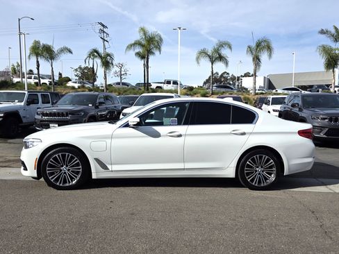 Used 2020 BMW 530e w/ Convenience Package image 2