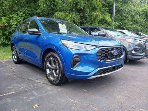 Used 2023 Ford Escape ST-Line w/ Tech Pack #1 AWD/4WD image 3