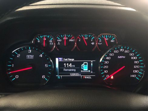 Used 2019 Chevrolet Suburban LT RWD image 14
