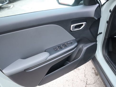 New 2025 Kia K4 LXS image 18