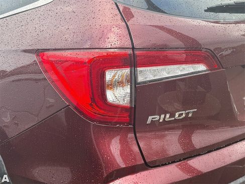 Used 2021 Honda Pilot EX image 9