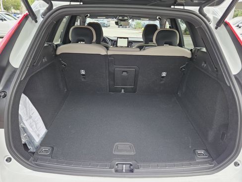 New 2026 Volvo XC60 B5 Core image 9