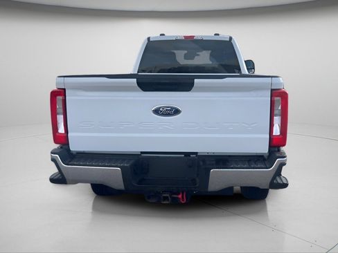 Used 2024 Ford F350 XLT w/ FX4 Off-Road Package image 18