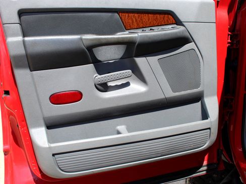 Used 2006 Dodge Ram 2500 Truck SLT w/ Quad Cab Big Horn Value Group image 9