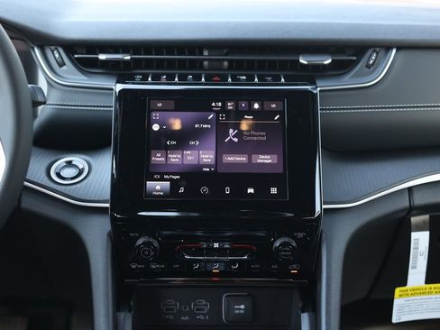 New 2025 Jeep Grand Cherokee Laredo w/ MOPAR Finishing Package image 30