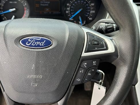 Used 2016 Ford Fusion SE FWD image 16