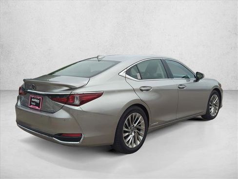 Used 2019 Lexus ES 300h w/ Accessory Package 2 FWD image 5