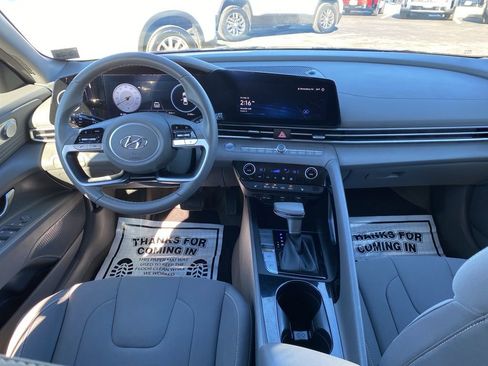 Certified 2023 Hyundai Elantra SEL w/ Convenience Package image 10
