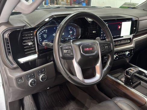 Used 2023 GMC Sierra 1500 SLT w/ SLT Premium Plus Package AWD/4WD image 19