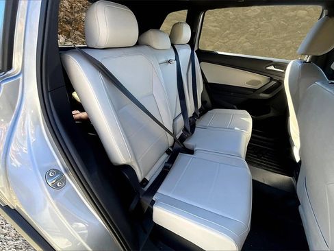 Used 2021 Volkswagen Tiguan SE R-Line image 23