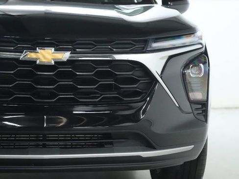 Used 2025 Chevrolet Trax LT w/ Driver Confidence Package FWD image 7