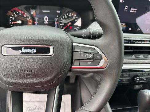 Used 2024 Jeep Compass Latitude image 20