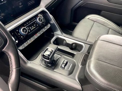 Used 2023 GMC Sierra 1500 Denali w/ Denali Carbonpro Edition AWD/4WD image 16