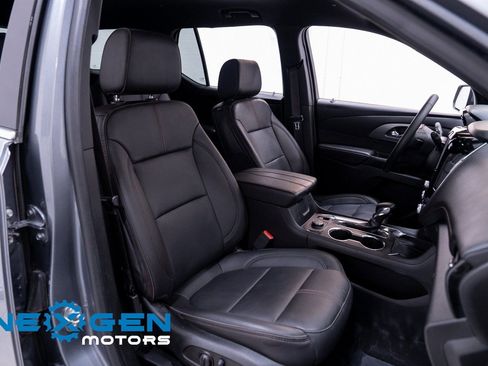 Used 2023 Chevrolet Traverse RS w/ LPO, Floor Liner Package AWD/4WD image 56