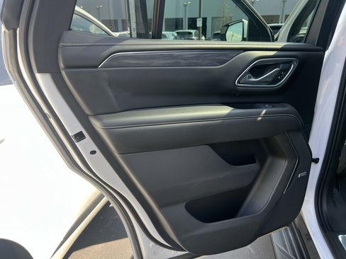 Used 2021 GMC Yukon SLT w/ SLT Luxury Plus Package image 28