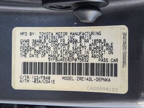 Used 2013 Toyota Corolla LE FWD image 25