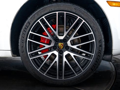 New 2026 Porsche Macan S image 11