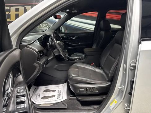 Used 2022 Chevrolet Traverse RS FWD image 5