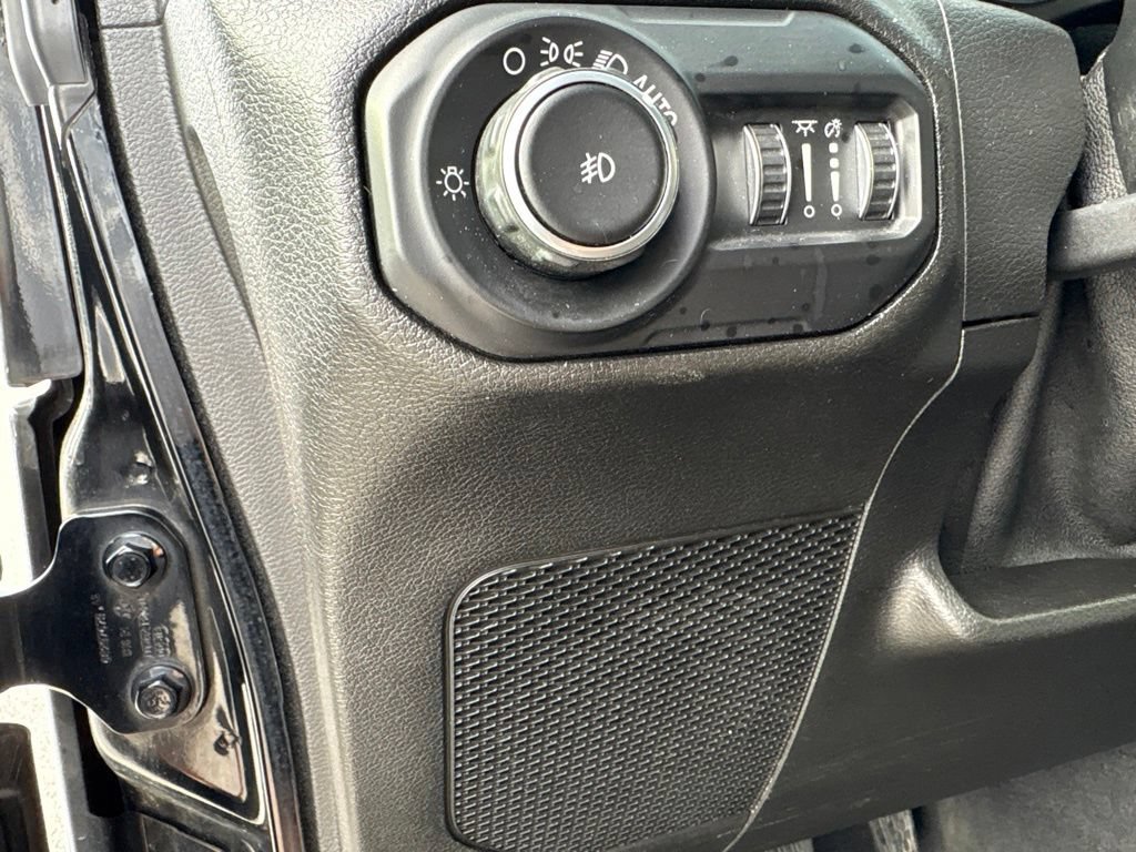 Used 2018 Jeep Wrangler Unlimited Sport S AWD/4WD image 12