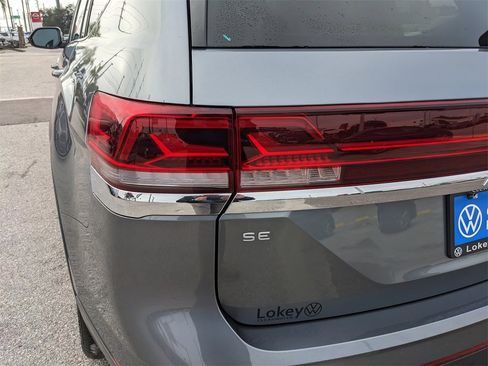 Certified 2024 Volkswagen Atlas SE image 12