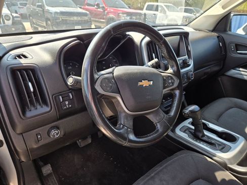 Used 2017 Chevrolet Colorado LT w/ LT Convenience Package image 7