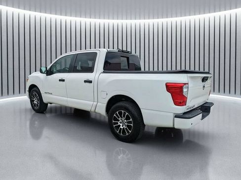 Used 2022 Nissan Titan SV RWD image 6