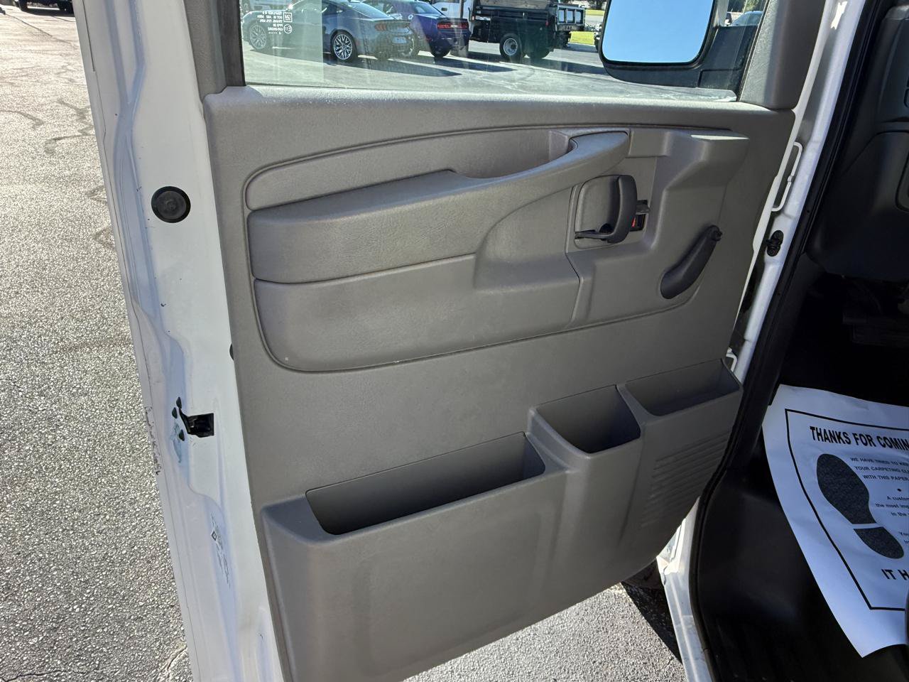 Used 2005 GMC Savana 2500 RWD image 8