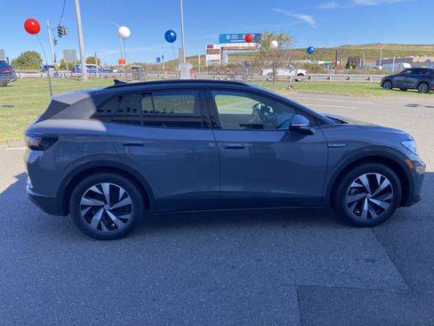 Used 2023 Volkswagen ID.4 Pro image 4