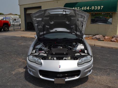 Used 2002 Chevrolet Camaro Z28 w/ SS Performance/Appearance Pkg RWD image 39