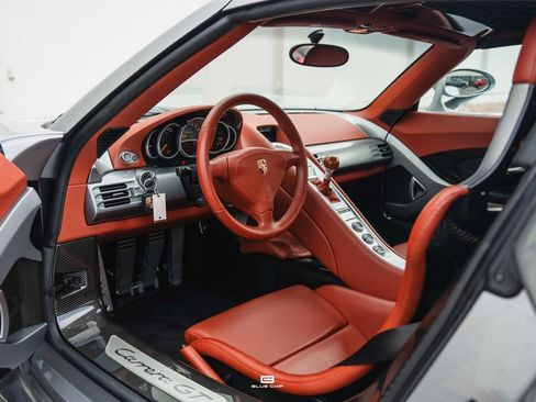 Used 2004 Porsche Carrera GT RWD image 40