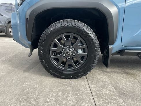 New 2026 Toyota 4Runner SR5 AWD/4WD image 25