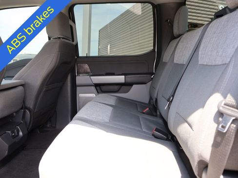 Certified 2025 Ford F250 XLT w/ Black Appearance Package AWD/4WD image 19