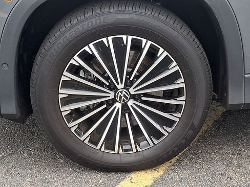 Used 2026 Volkswagen Tiguan S w/ 18" Wheel Package AWD/4WD image 8