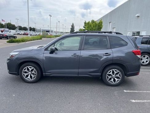 Used 2021 Subaru Forester Premium AWD/4WD image 6