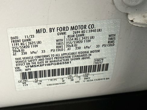 Used 2023 Ford Explorer Limited AWD/4WD image 12
