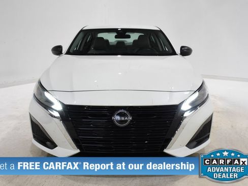 Used 2025 Nissan Altima 2.5 SV FWD image 2