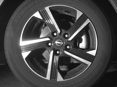 Used 2025 Nissan Sentra SV image 13