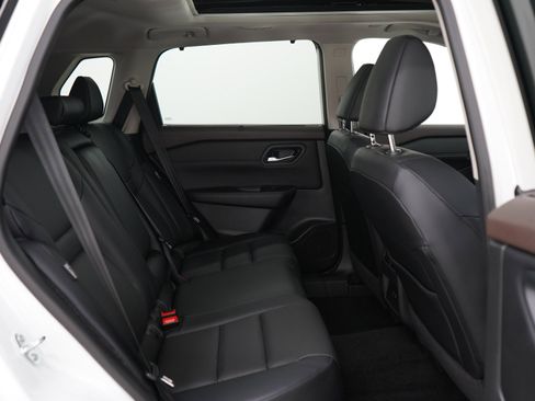 Used 2023 Nissan Rogue SV w/ SV Premium B Package AWD/4WD image 12