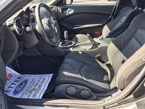 Used 2016 Nissan 370Z w/ Sport Package image 5